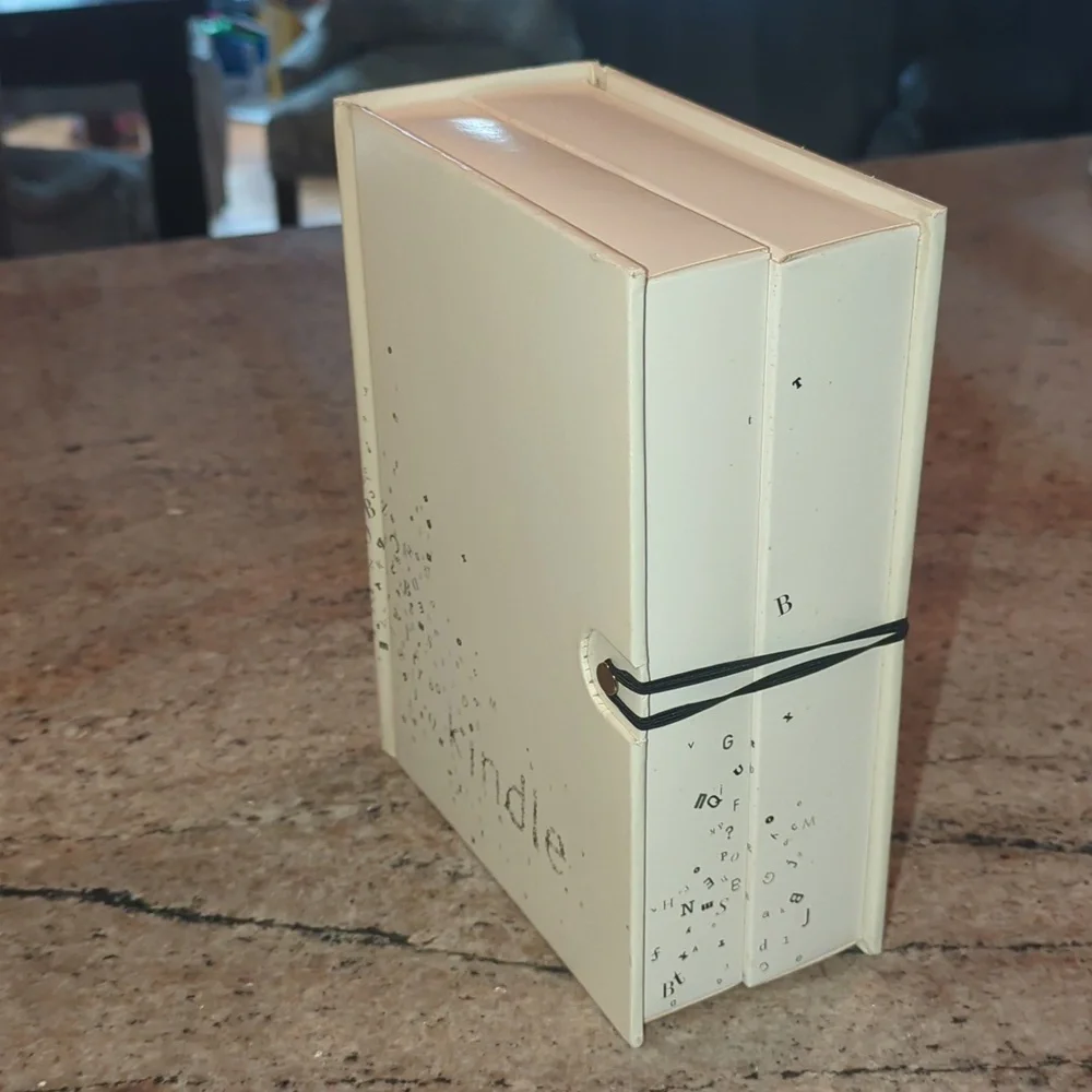 NEW Original Amazon Kindle - Picture 10 of 10